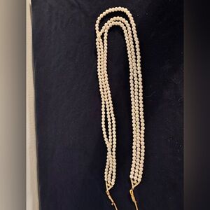 Elegant Cream Beaded Necklace